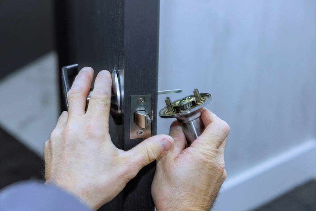 How Can A Locksmith Enhance The Security Of Your Commercial Property? | Interlocked 24/7 How Can A Locksmith Enhance The Security Of Your Commercial Property? | Interlocked 24/7