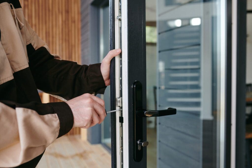 How Can A Locksmith Improve Access Control For Your Commercial Building? | Interlocked 24/7 How Can A Locksmith Improve Access Control For Your Commercial Building? | Interlocked 24/7
